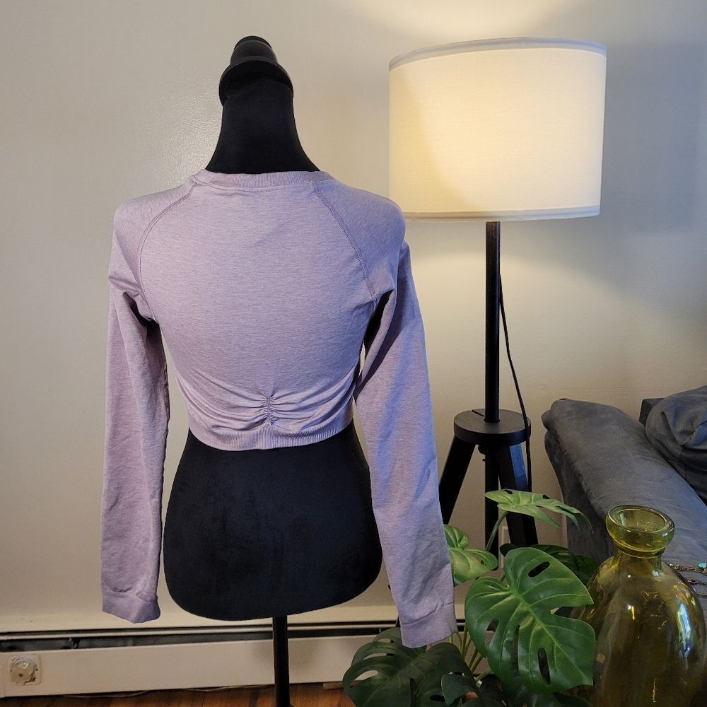 Gymshark Women's Long Sleeve Crop Top - Light Purple Size Medium EUC - Picture 10 of 14